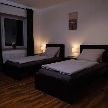 Schoene 4-Bettzimmer Wohnung In Целле Экстерьер фото