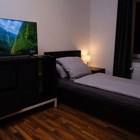 Schoene 4-Bettzimmer Wohnung In Целле Экстерьер фото