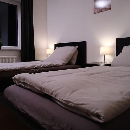 Schoene 4-Bettzimmer Wohnung In Целле Экстерьер фото