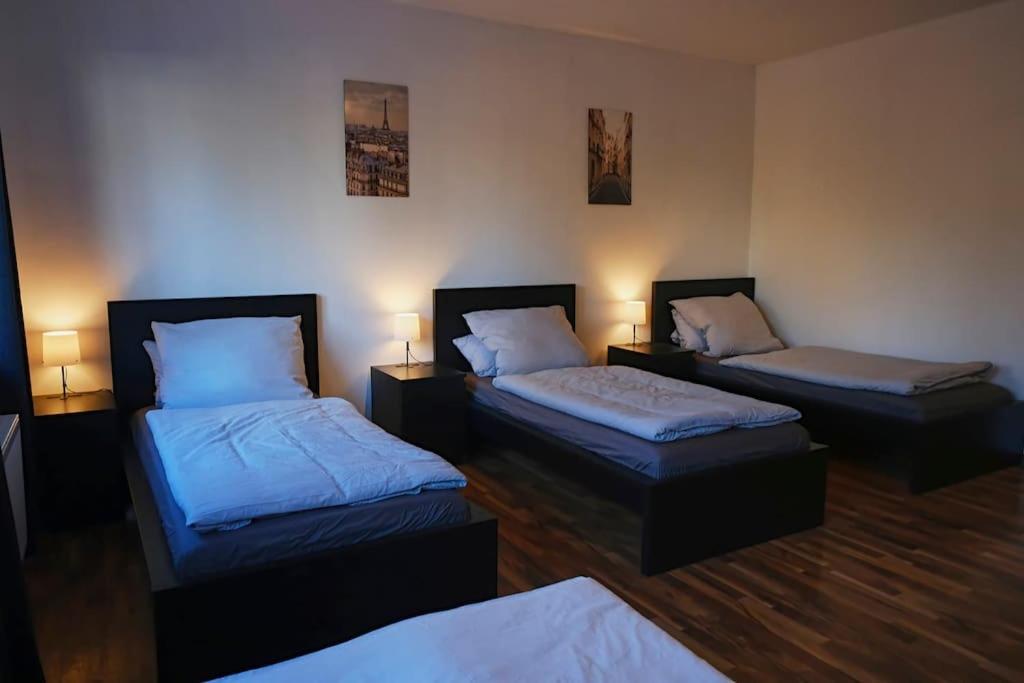 Schoene 4-Bettzimmer Wohnung In Целле Экстерьер фото