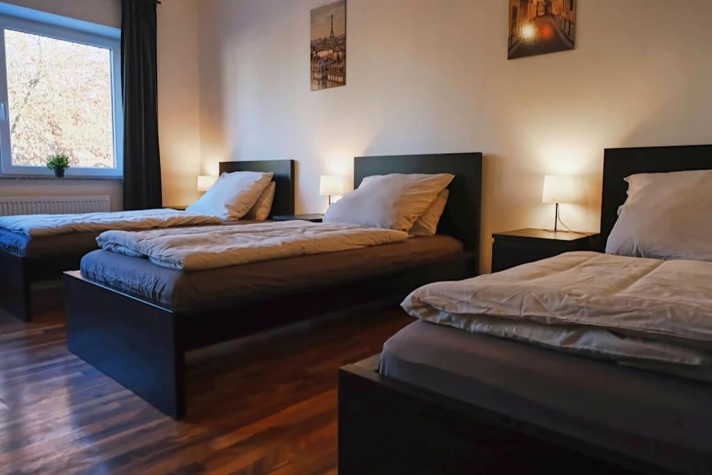 Schoene 4-Bettzimmer Wohnung In Целле Экстерьер фото