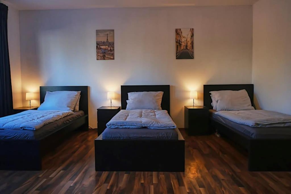 Schoene 4-Bettzimmer Wohnung In Целле Экстерьер фото